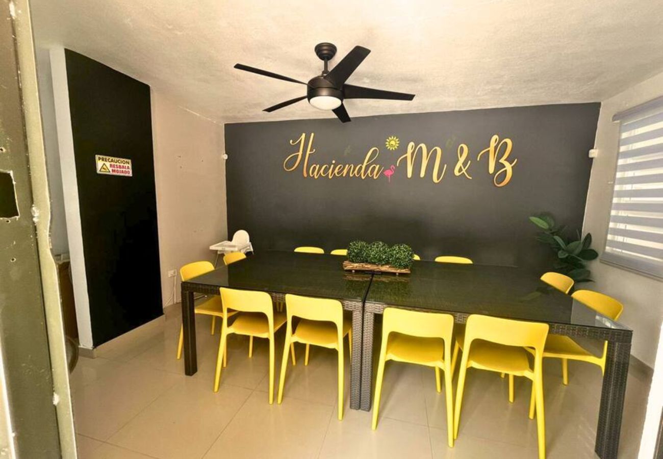 Casa en Vega Baja - Hacienda M&B · Perfecta para Grupos, con Piscina y Patio Espacioso