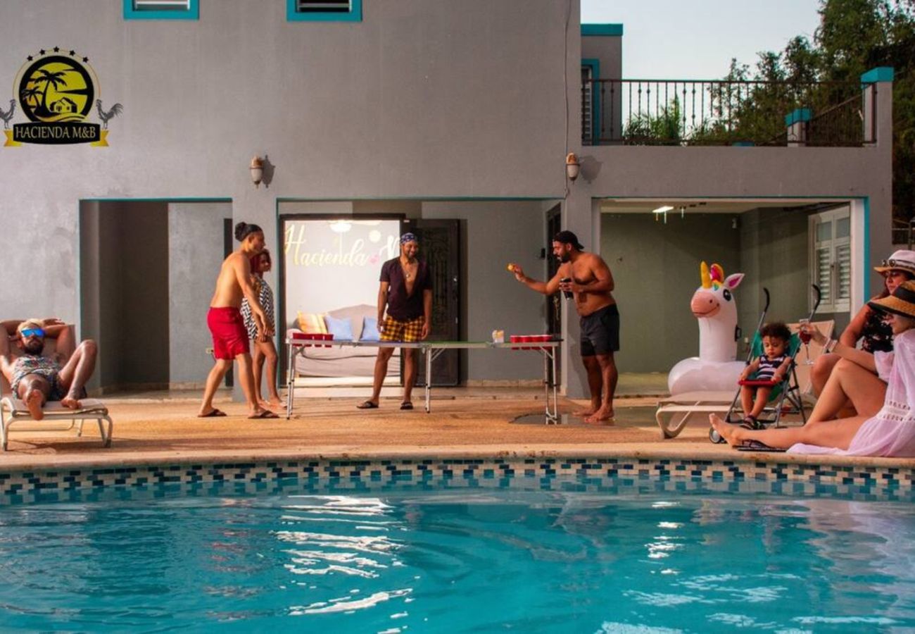 Casa en Vega Baja - Hacienda M&B · Perfecta para Grupos, con Piscina y Patio Espacioso