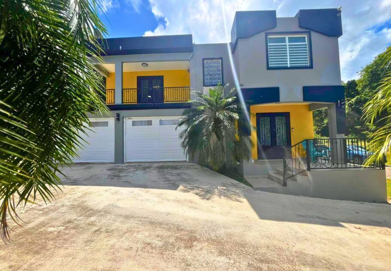Casa en Vega Baja - Hacienda M&B · Perfecta para Grupos, con Piscina y Patio Espacioso
