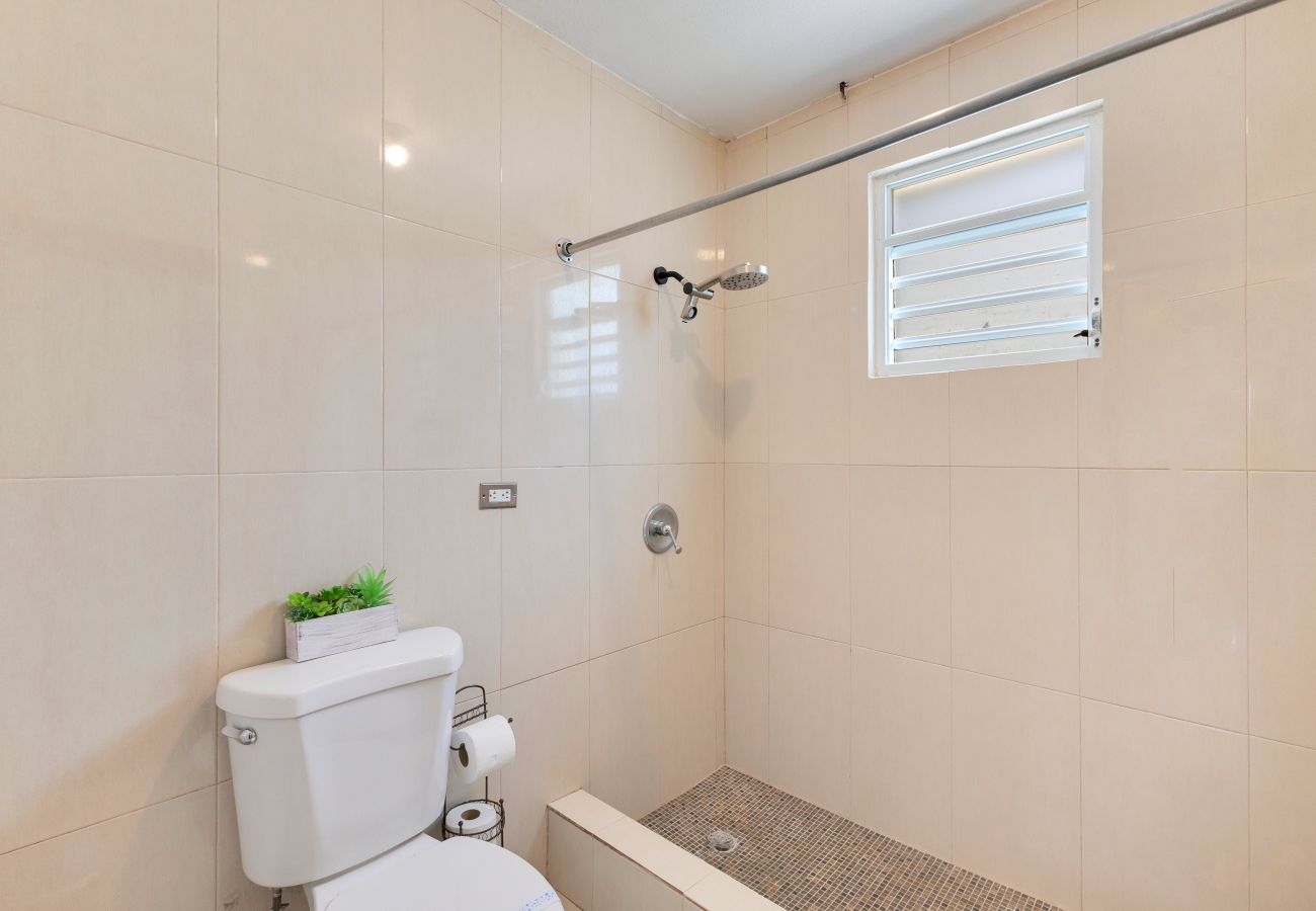 Casa en Vega Baja - Hacienda M&B · Perfecta para Grupos, con Piscina y Patio Espacioso