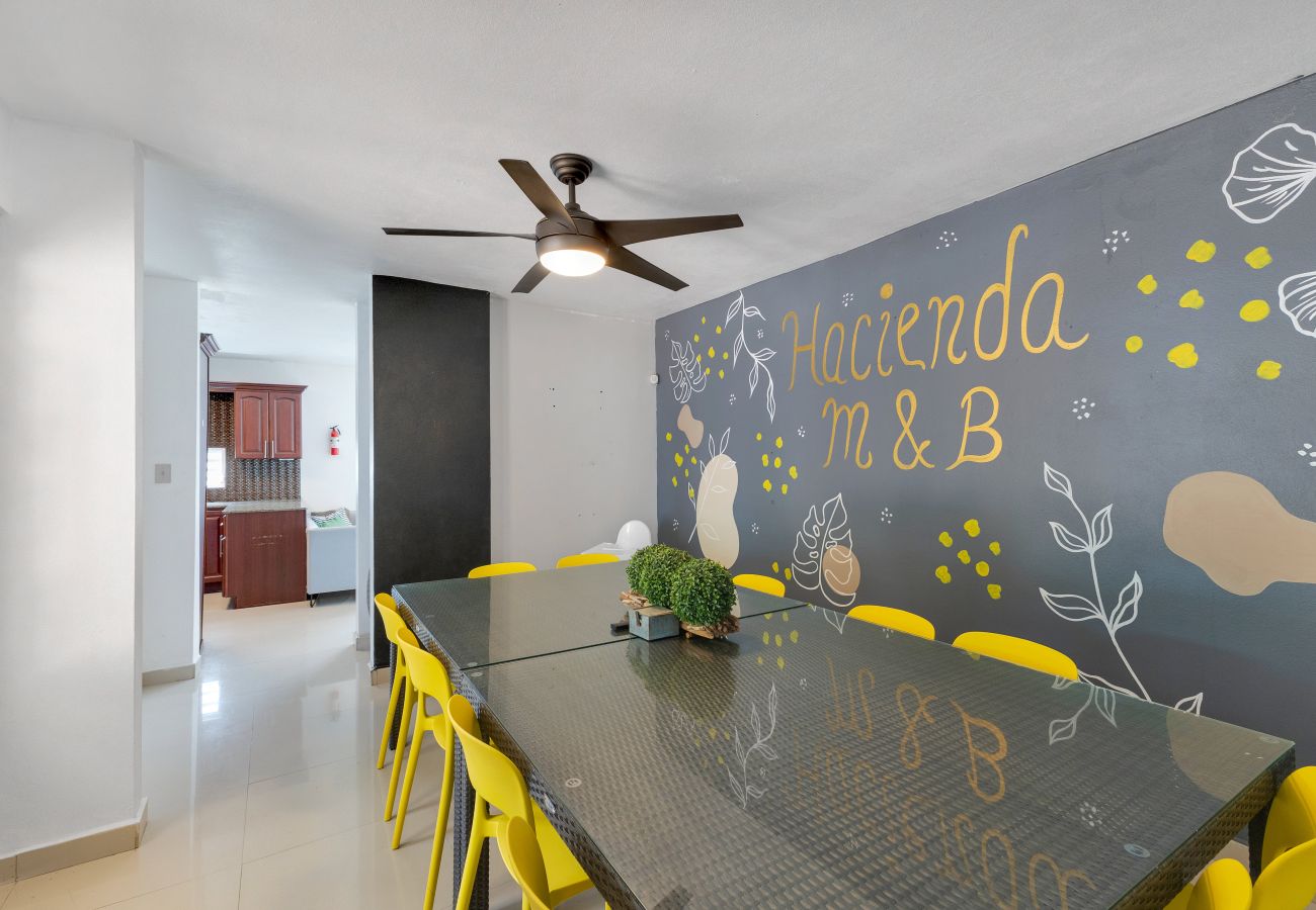 Casa en Vega Baja - Hacienda M&B · Perfecta para Grupos, con Piscina y Patio Espacioso