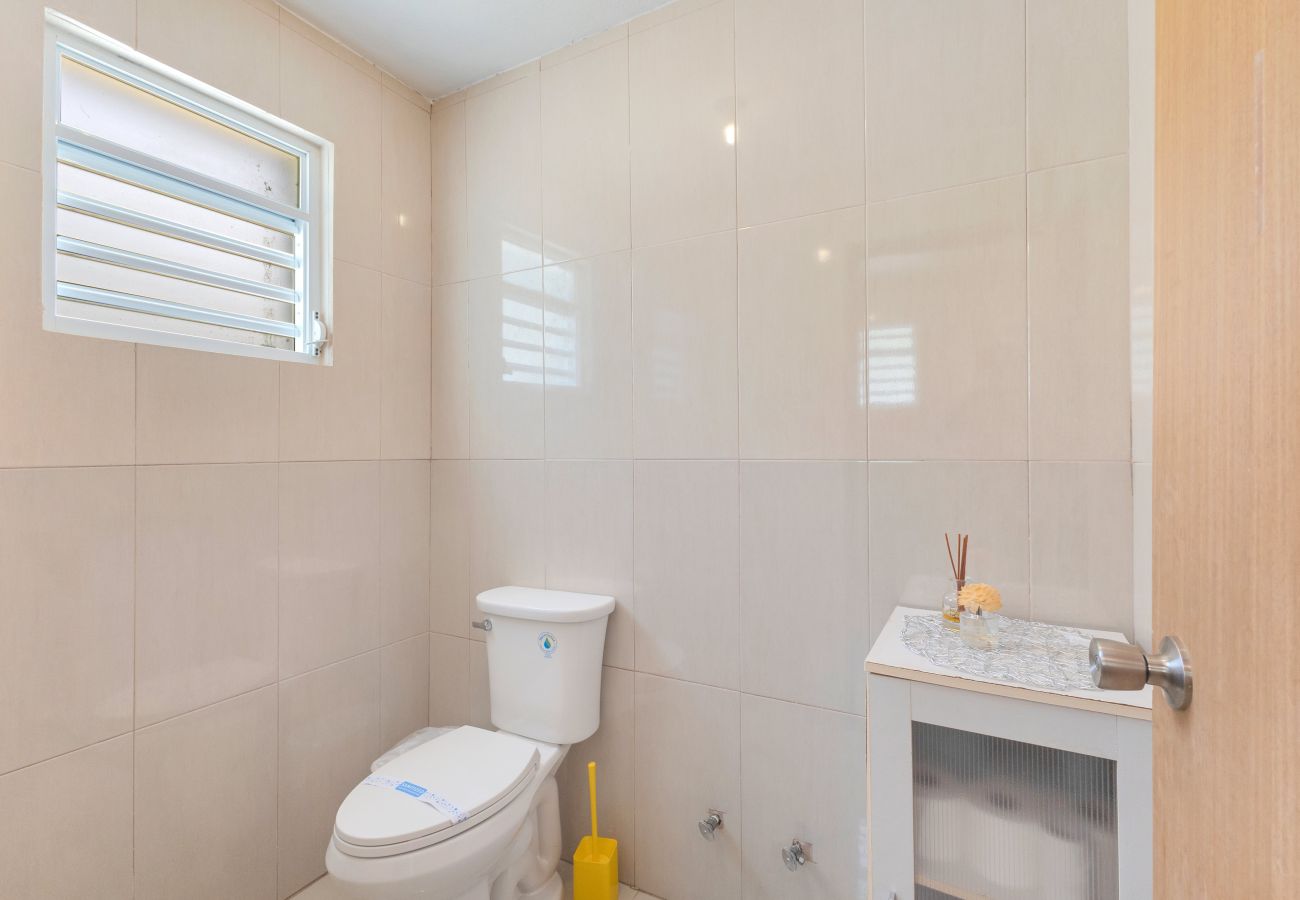 Casa en Vega Baja - Hacienda M&B · Perfecta para Grupos, con Piscina y Patio Espacioso
