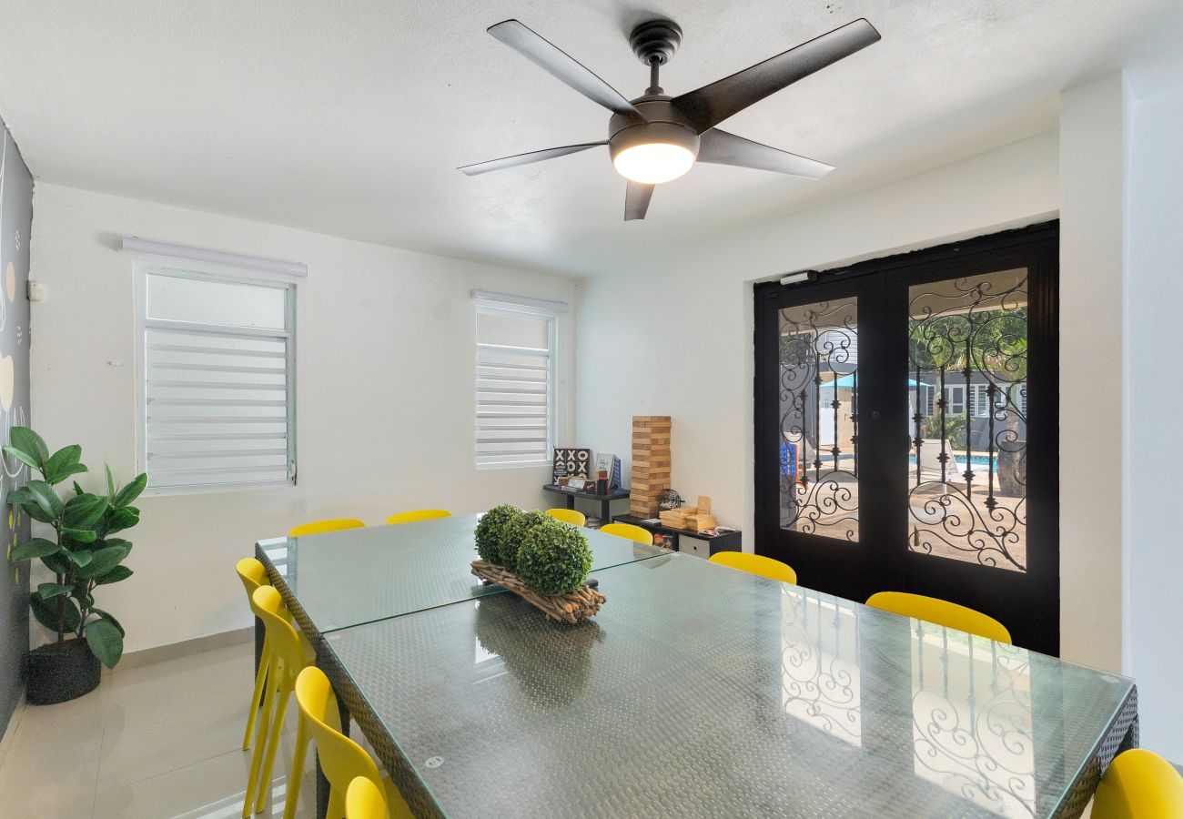 Casa en Vega Baja - Hacienda M&B · Perfecta para Grupos, con Piscina y Patio Espacioso