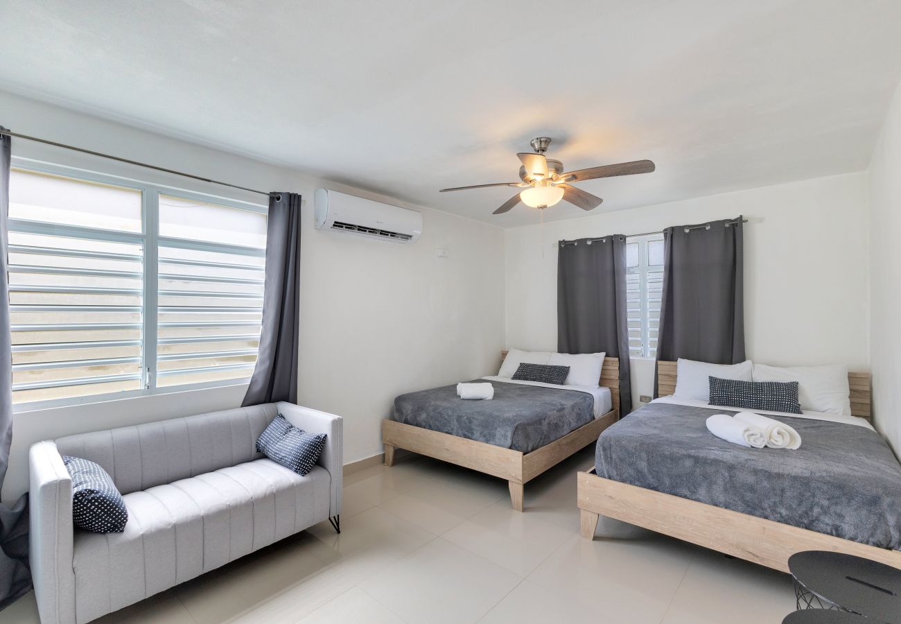 Casa en Vega Baja - Hacienda M&B · Perfecta para Grupos, con Piscina y Patio Espacioso