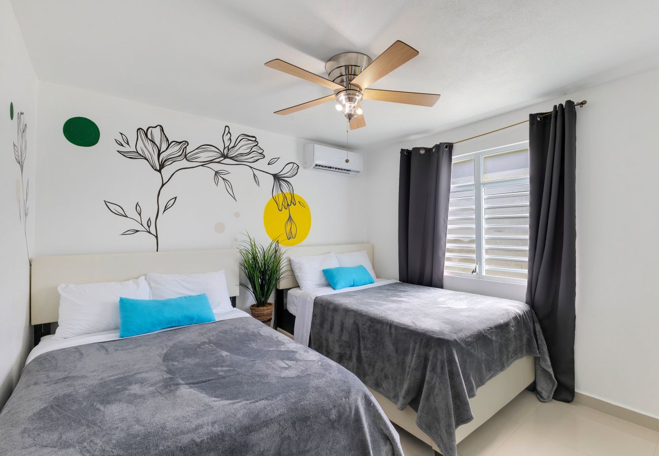 Casa en Vega Baja - Hacienda M&B · Perfecta para Grupos, con Piscina y Patio Espacioso