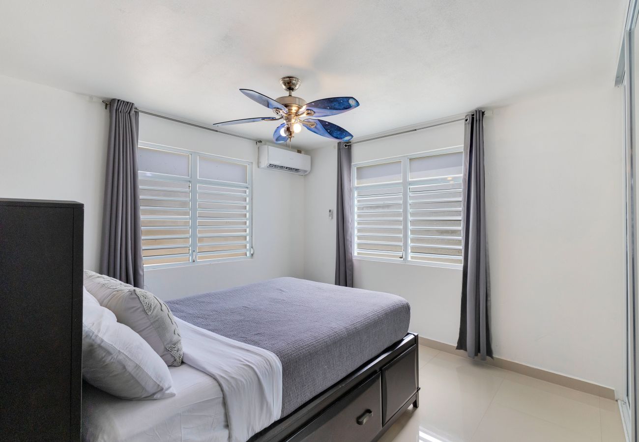 Casa en Vega Baja - Hacienda M&B · Perfecta para Grupos, con Piscina y Patio Espacioso