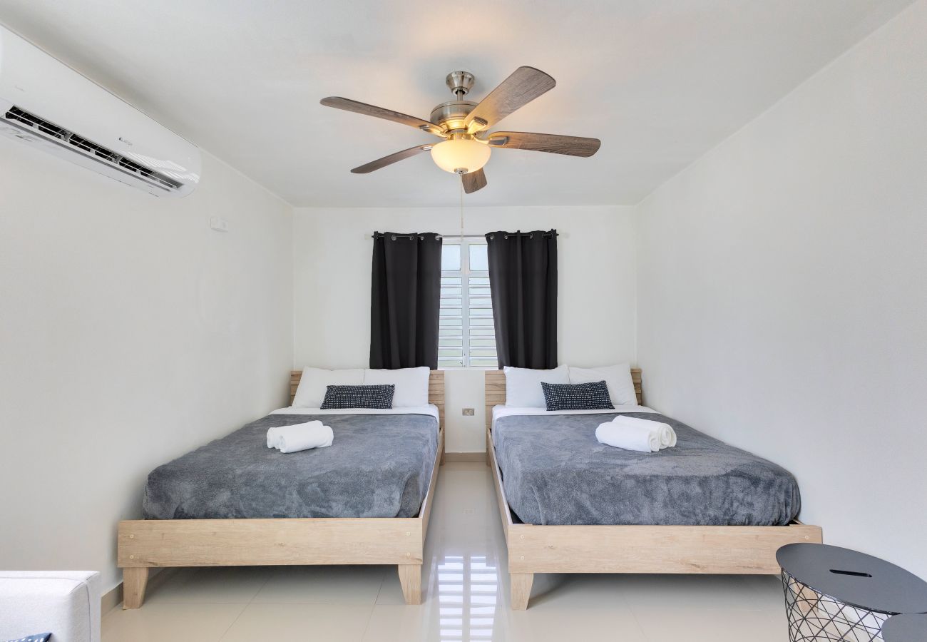 Casa en Vega Baja - Hacienda M&B · Perfecta para Grupos, con Piscina y Patio Espacioso