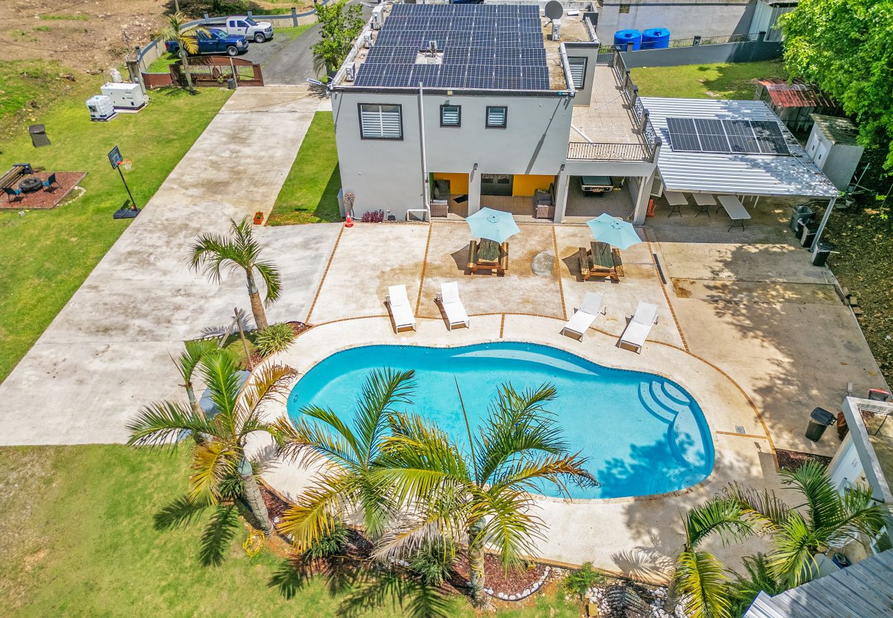 Casa en Vega Baja - Hacienda M&B · Perfecta para Grupos, con Piscina y Patio Espacioso