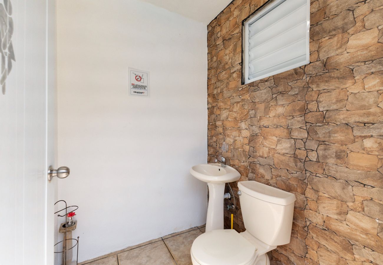 Casa en Vega Baja - Hacienda M&B · Perfecta para Grupos, con Piscina y Patio Espacioso