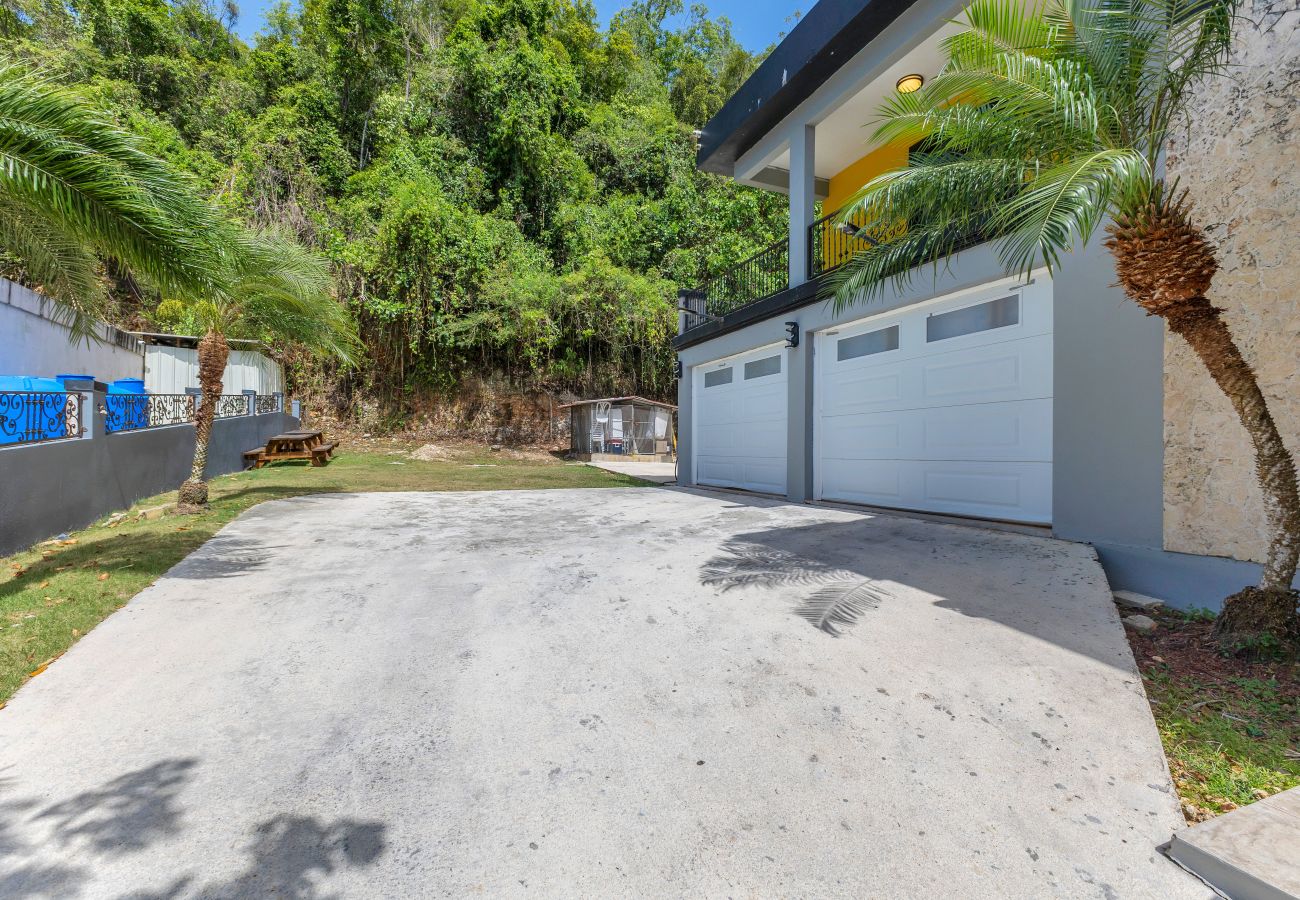 Casa en Vega Baja - Hacienda M&B · Perfecta para Grupos, con Piscina y Patio Espacioso