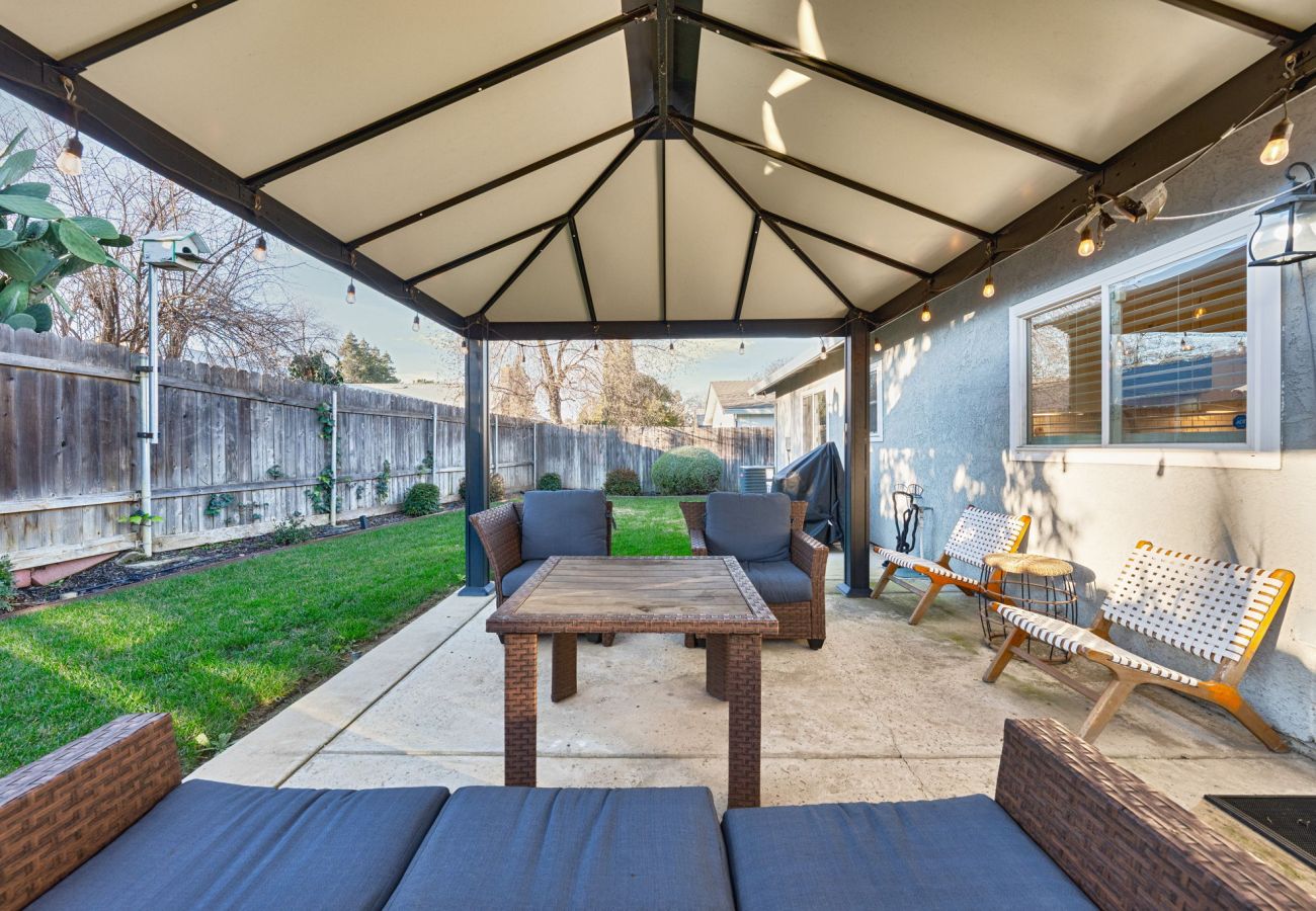 Casa en Sacramento - Home 4 miles to Downtown & 9 miles to Airport 