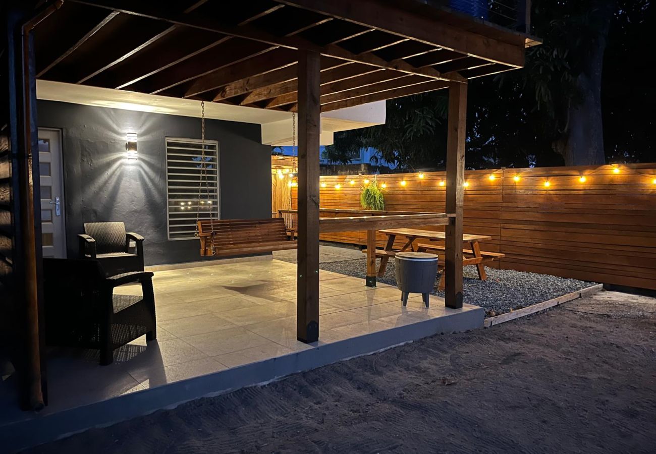 Apartamento en Mayaguez - Retiro Frente al Mar con Terraza, Playa y BBQ