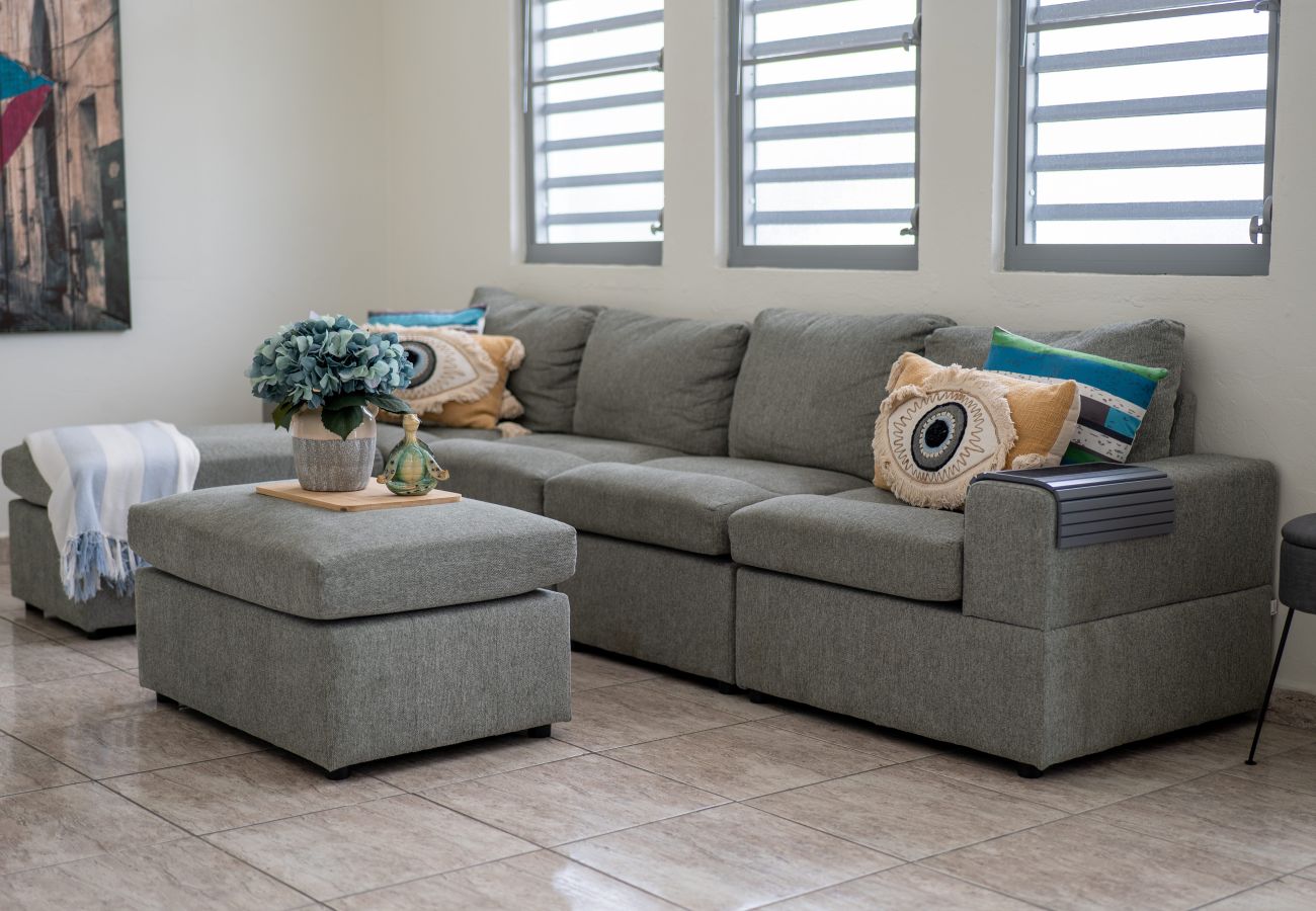 Casa en Mayaguez - Escondite Costero de 3H con Terraza Privada y Vista