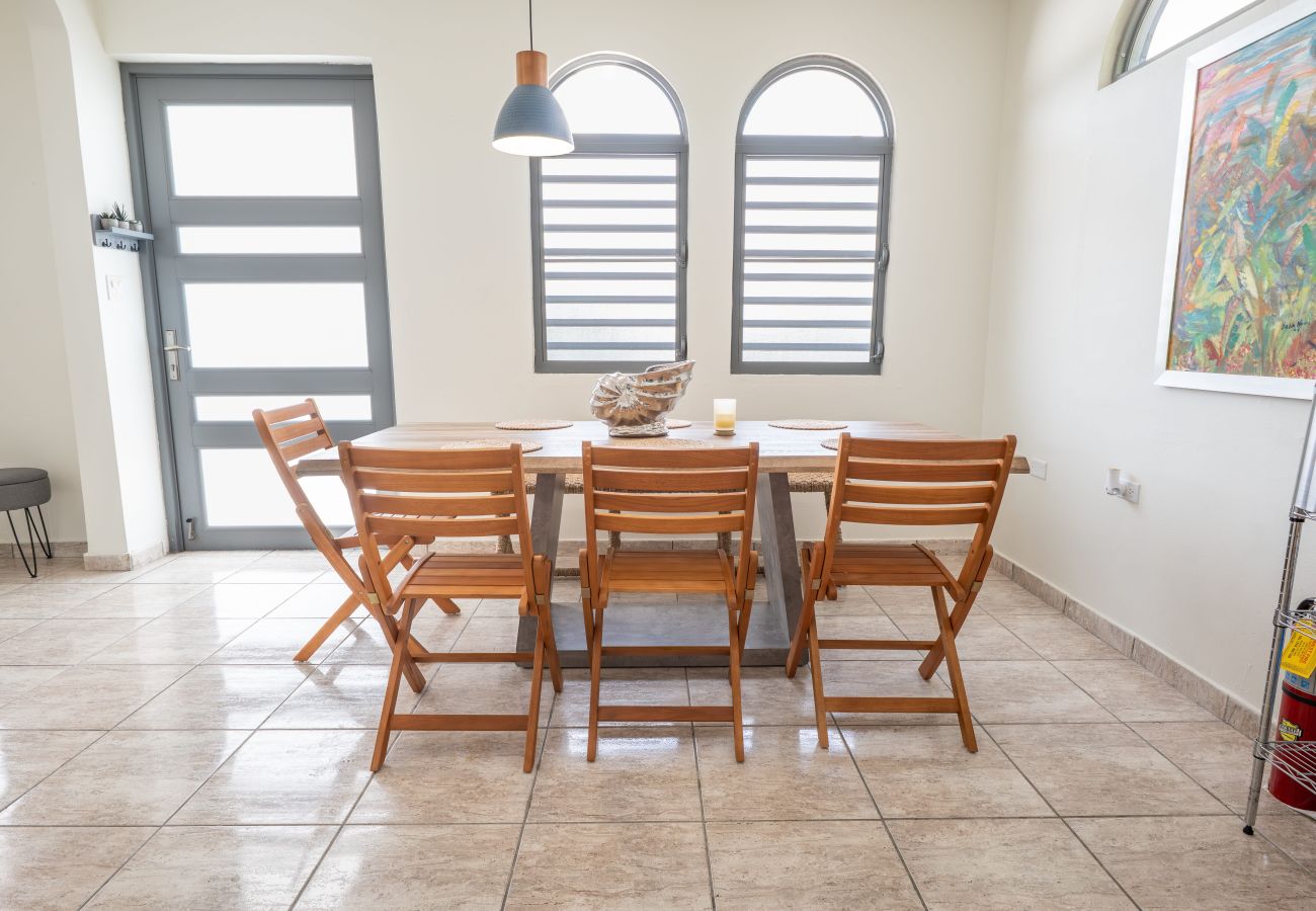 Casa en Mayaguez - Escondite Costero de 3H con Terraza Privada y Vista