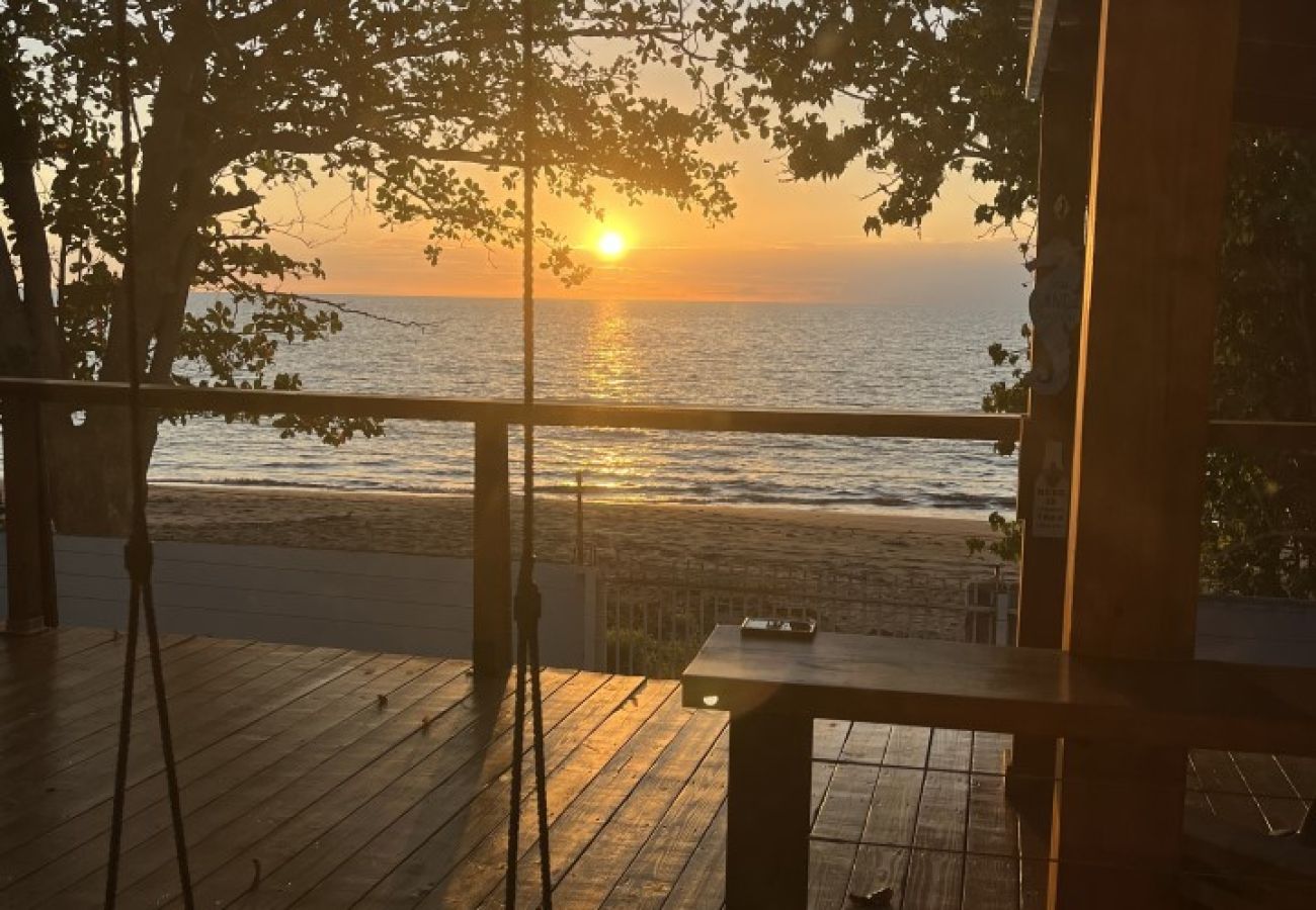 Casa en Mayaguez - Refugio frente al mar con 5 hab. y acceso a playa