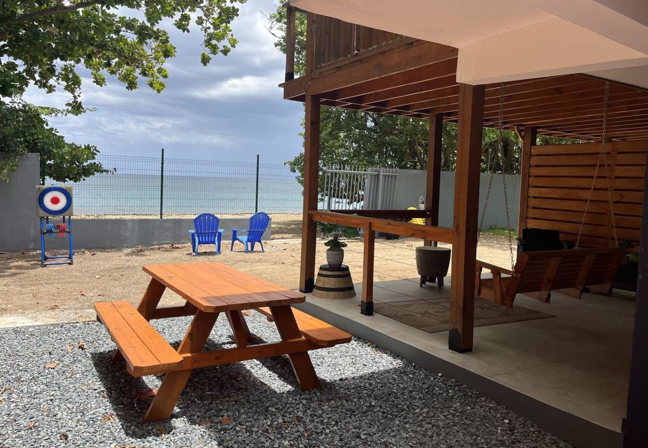 Casa en Mayaguez - Refugio frente al mar con 4 hab. y acceso a playa