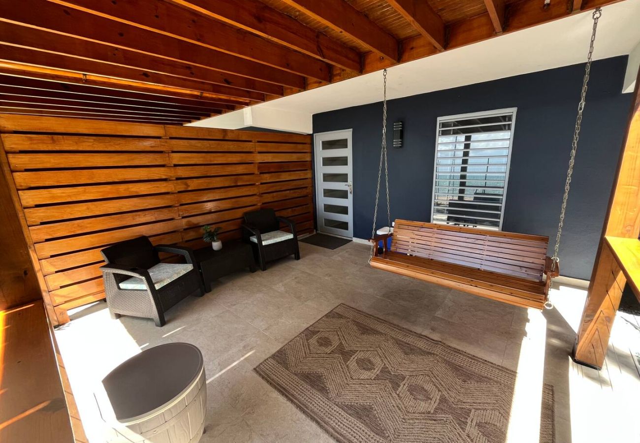 Casa en Mayaguez - Refugio frente al mar con 4 hab. y acceso a playa