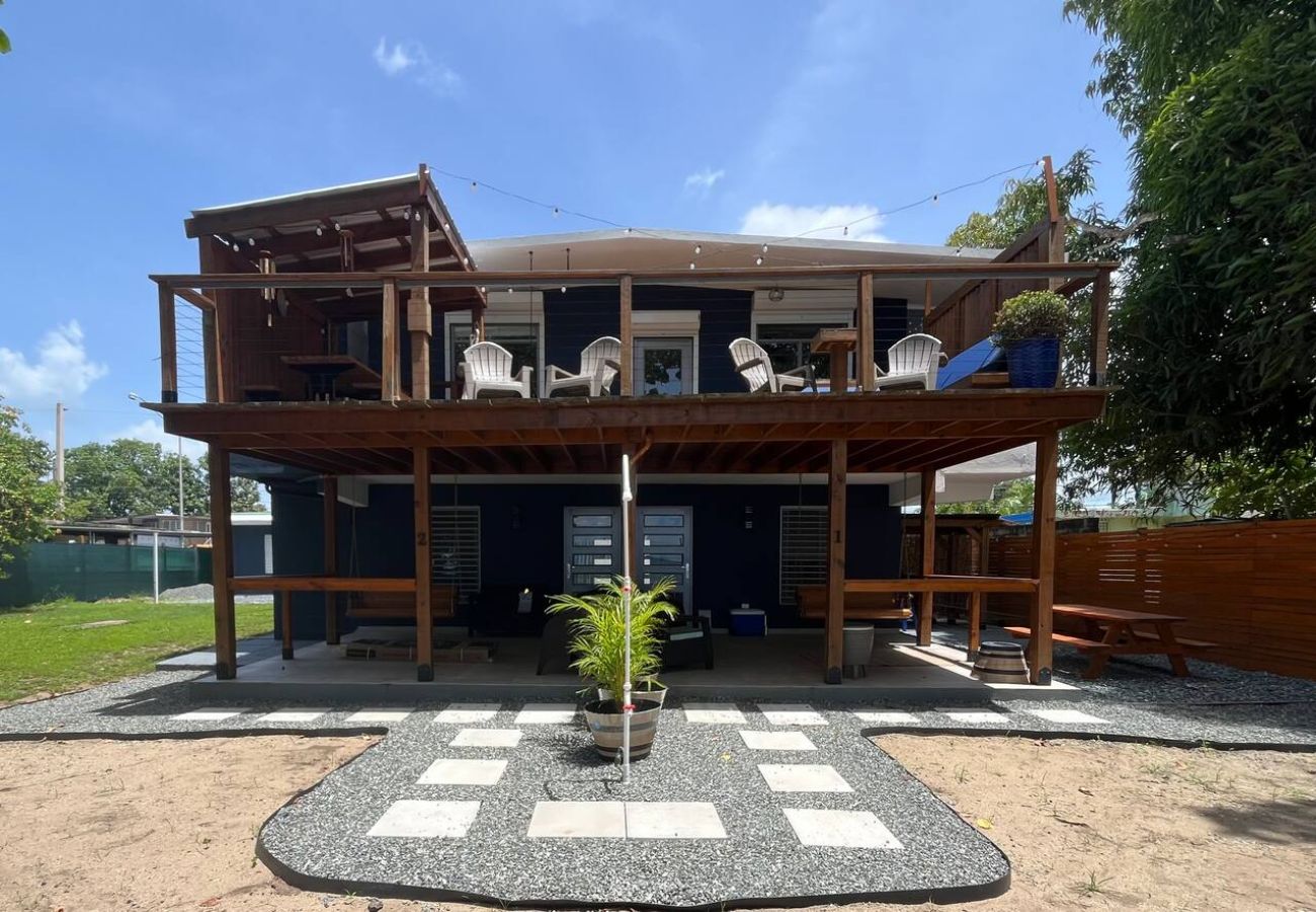 Casa en Mayaguez - Refugio frente al mar con 4 hab. y acceso a playa