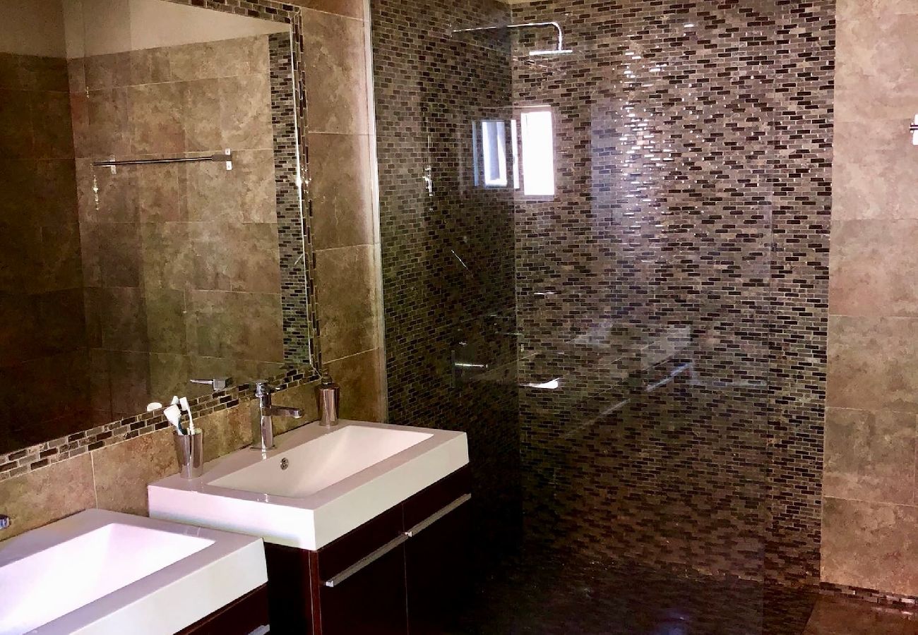 Casa en White House - Spacious 4-Bedroom Penthouse | Stunning sea views! 