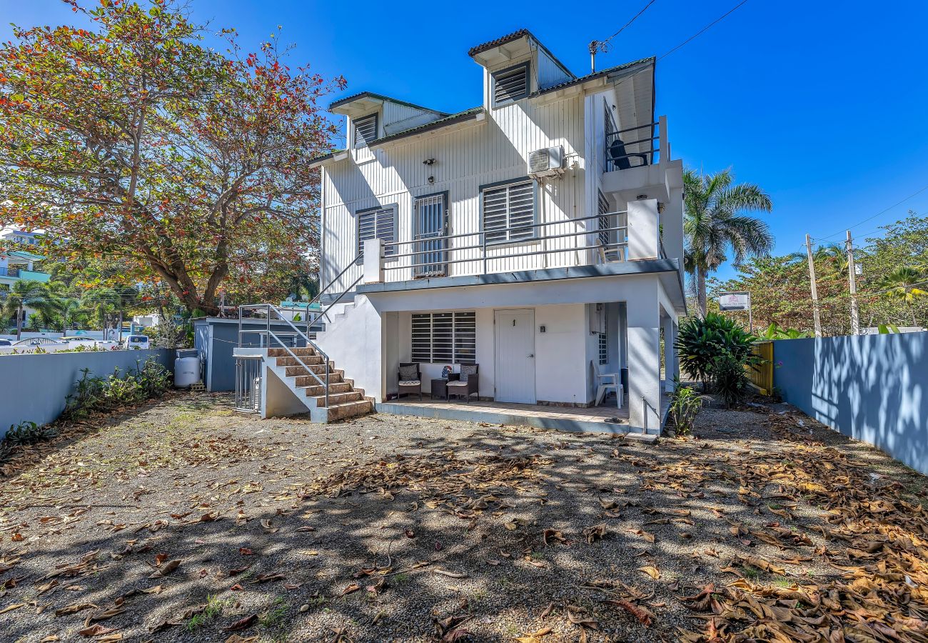 Estudio en Rincon - Sandy Beach Studio • Private Terrace & Parking • Walk to Surf