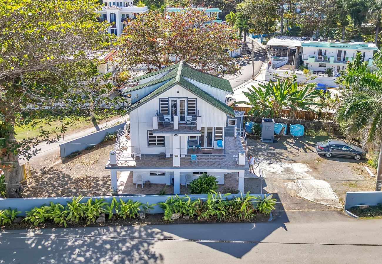 Estudio en Rincon -  Studio w/ Patio • Walk to Sandy Beach