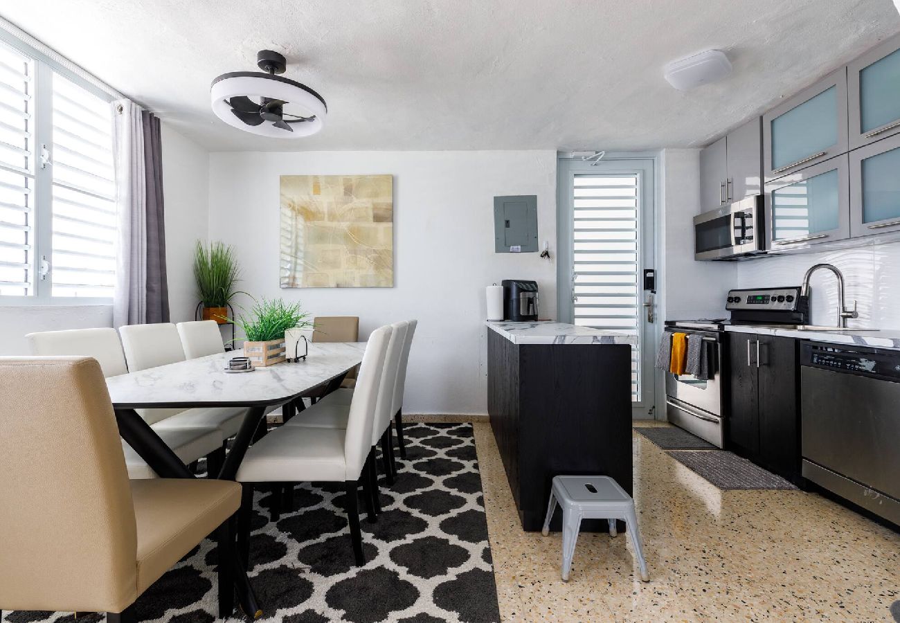 Casa en Ceiba - Stylish 3 Bed/2Bath with Pool & Solar Panels 