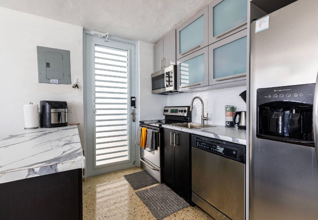 Casa en Ceiba - Stylish 3 Bed/2Bath with Pool & Solar Panels 
