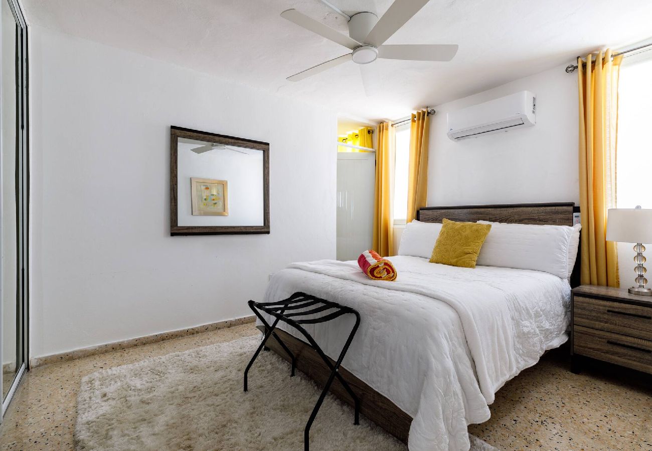Casa en Ceiba - Stylish 3 Bed/2Bath with Pool & Solar Panels 