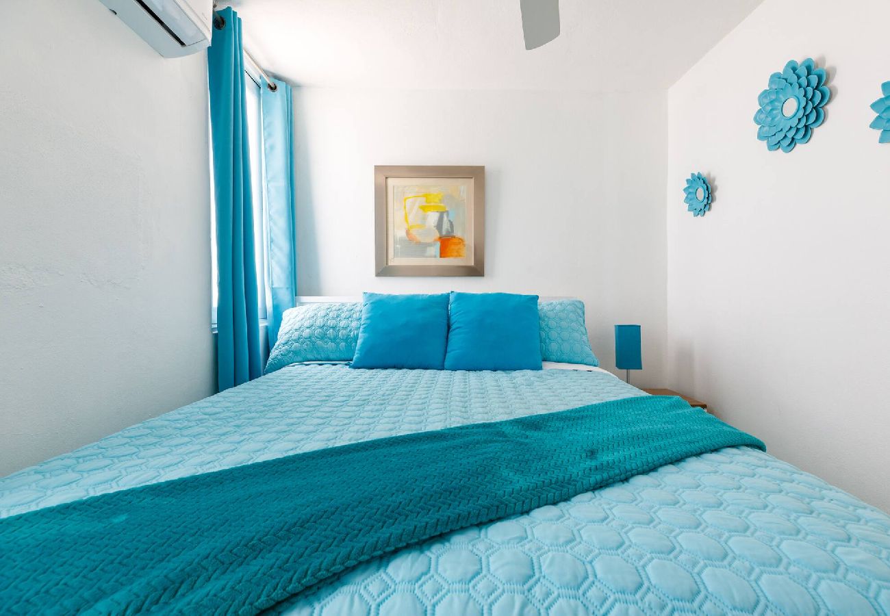 Casa en Ceiba - Stylish 3 Bed/2Bath with Pool & Solar Panels 