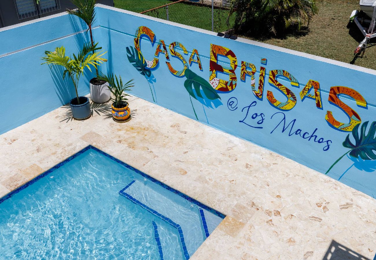 Casa en Ceiba - Stylish 3 Bed/2Bath with Pool & Solar Panels 