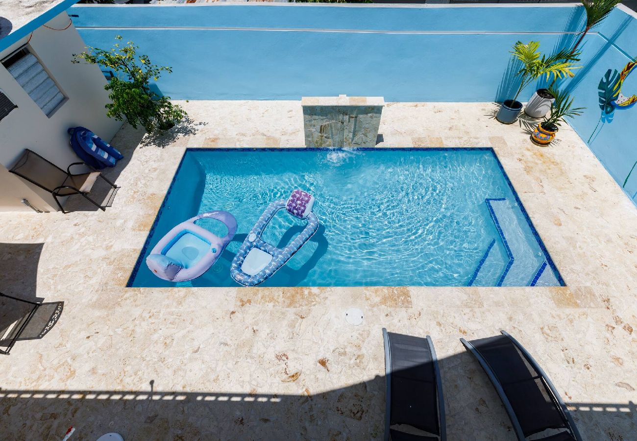 Casa en Ceiba - Stylish 3 Bed/2Bath with Pool & Solar Panels 