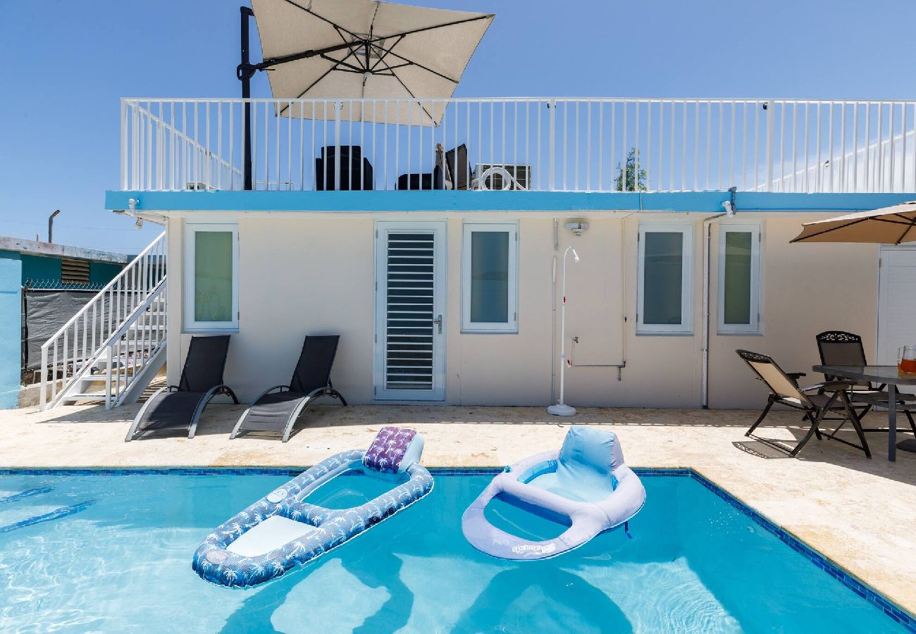 Casa en Ceiba - Stylish 3 Bed/2Bath with Pool & Solar Panels 