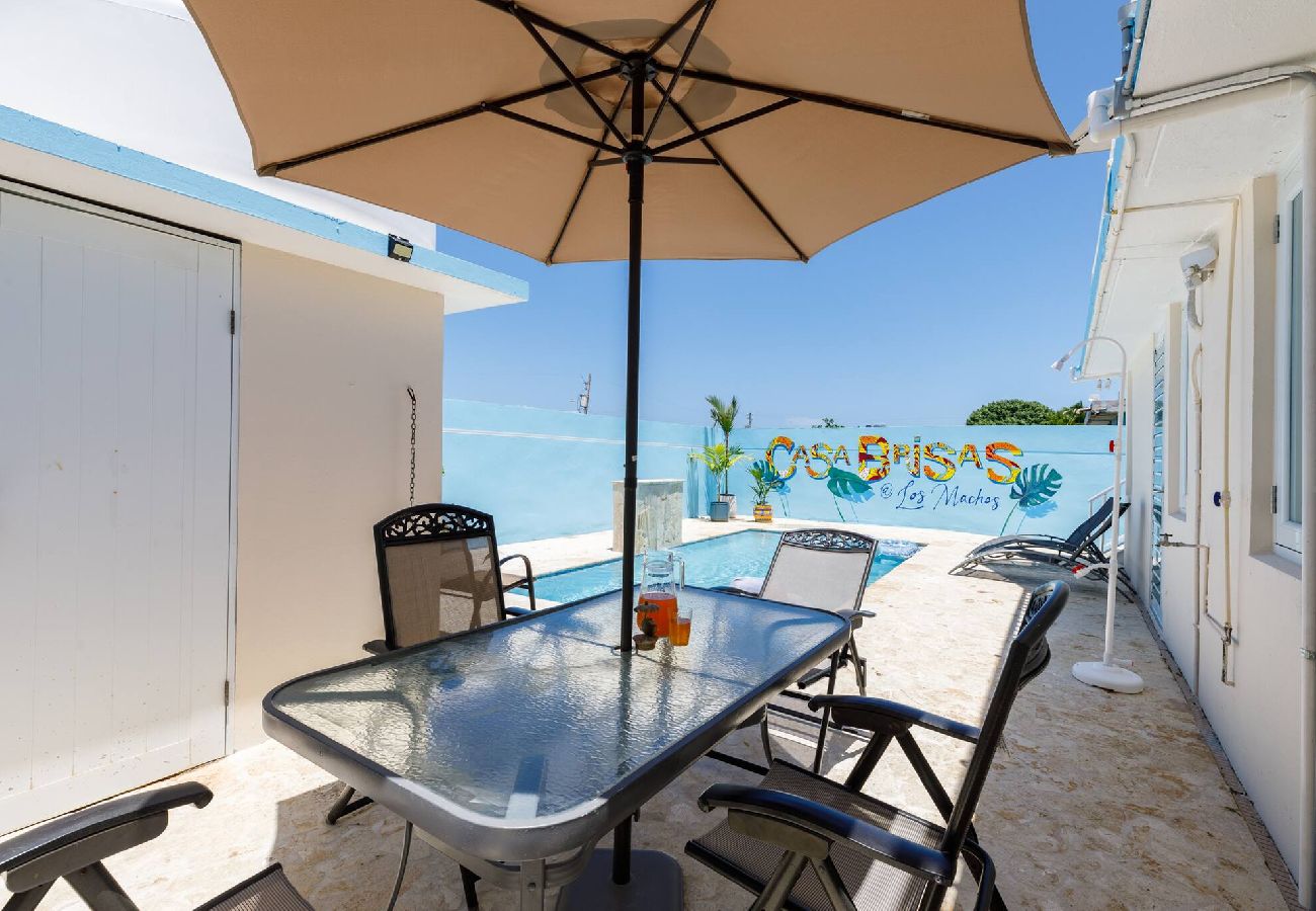 Casa en Ceiba - Stylish 3 Bed/2Bath with Pool & Solar Panels 