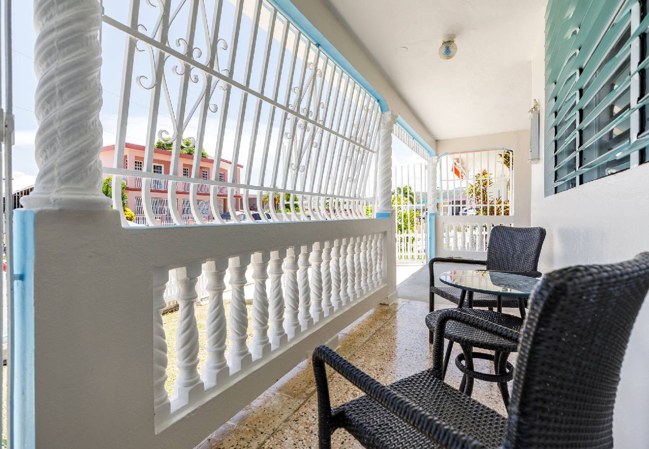 Casa en Ceiba - Stylish 3 Bed/2Bath with Pool & Solar Panels 