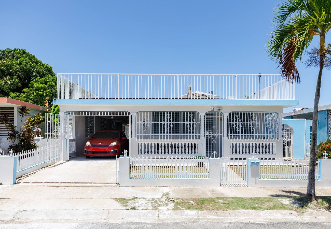 Casa en Ceiba - Stylish 3 Bed/2Bath with Pool & Solar Panels 