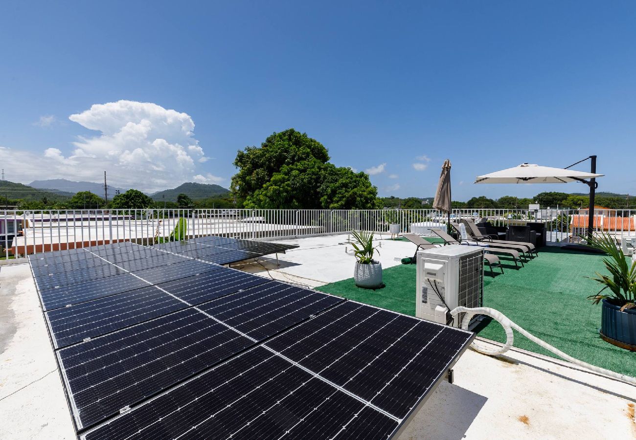 Casa en Ceiba - Stylish 3 Bed/2Bath with Pool & Solar Panels 