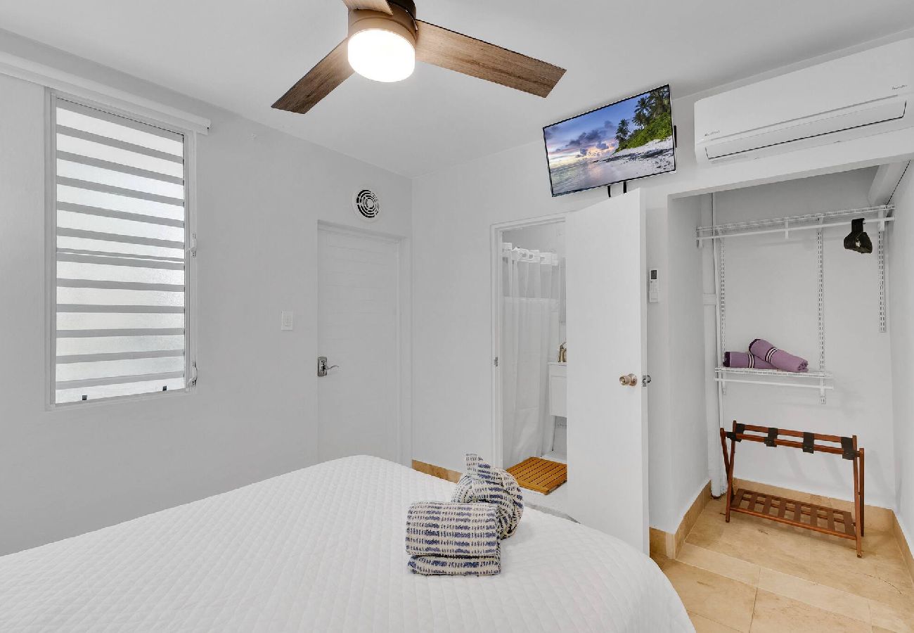 Casa en Santurce - Condado Villa 4Bd 3Ba | Spa/Generator/Parking 