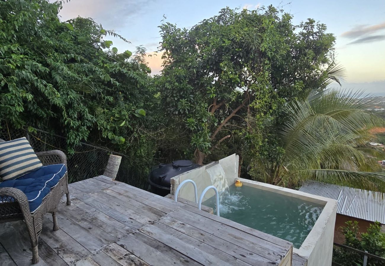 Casa en Fajardo - Casa en lo Alto - 2 Habitaciones & Amplia Terraza