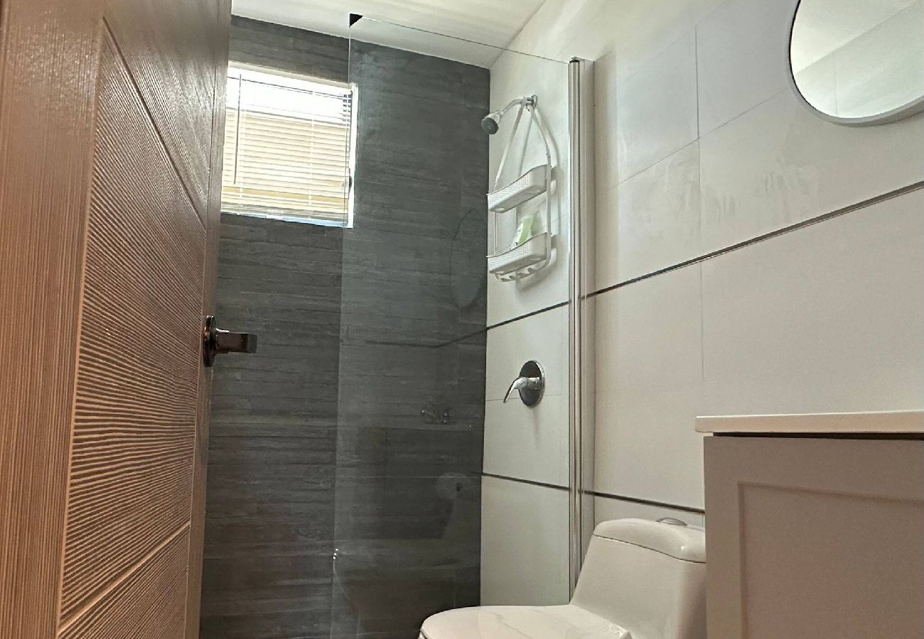 Apartamento en San Juan - 4 bedroom, 3 bathrooms, apt F 