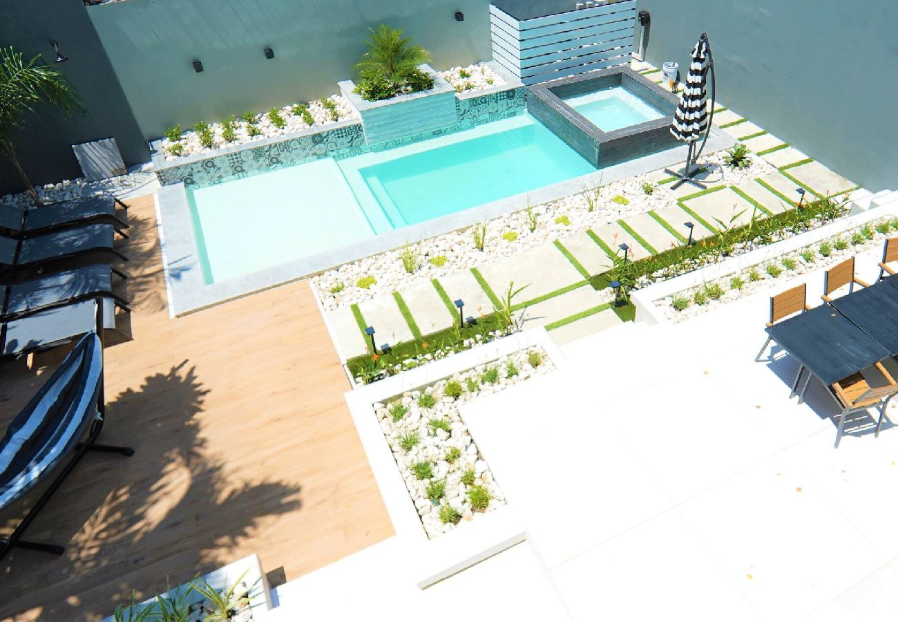 Casa en San Juan - -