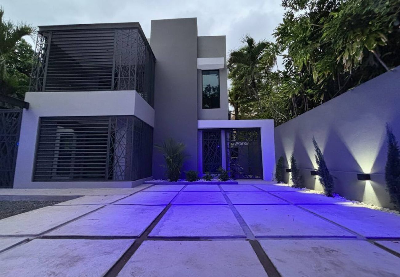 Casa en San Juan - -