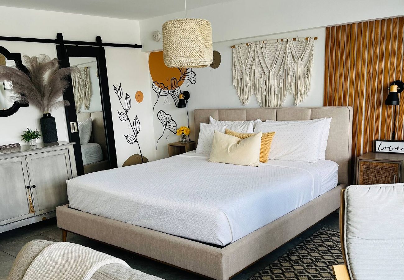 Residencial en Fajardo - Oceanfront Oasis: Panoramic Views & Marina Access 