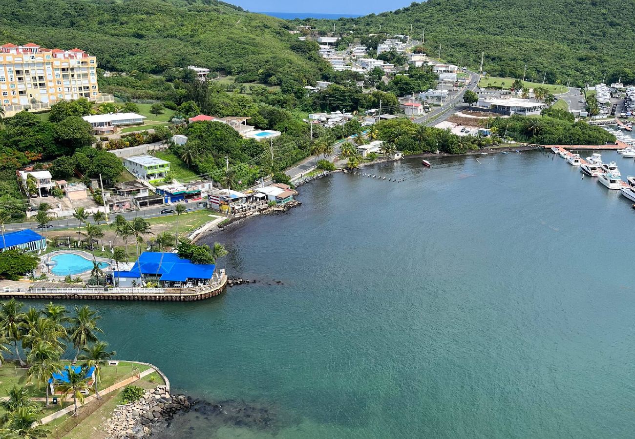 Residencial en Fajardo - Oceanfront Oasis: Panoramic Views & Marina Access 