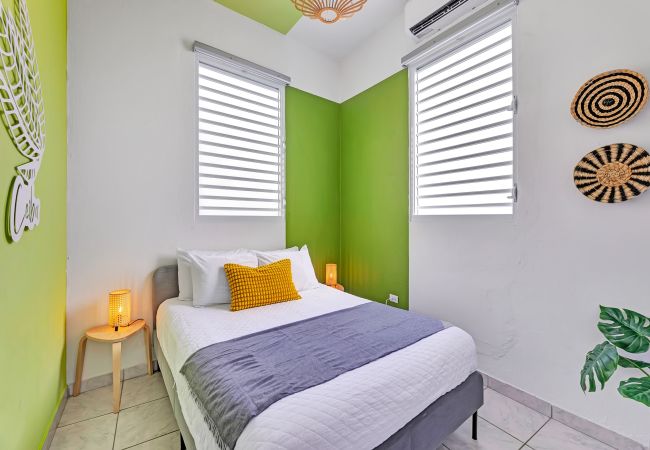 Apartamento en San Juan - Centric, Spacious, Stylish Miramar Unit, Sleeps 4 