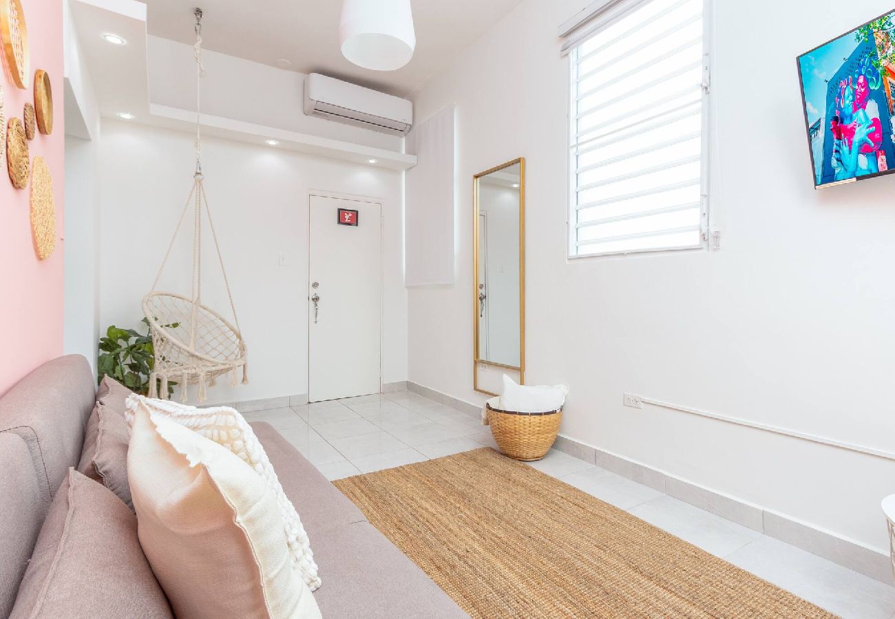 Apartamento en San Juan - Centric, Spacious, Stylish Miramar Unit, Sleeps 4 