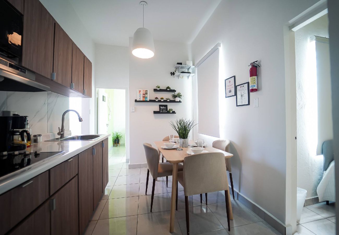 Apartamento en San Juan - Centric, Spacious, Stylish Miramar Unit, Sleeps 4 