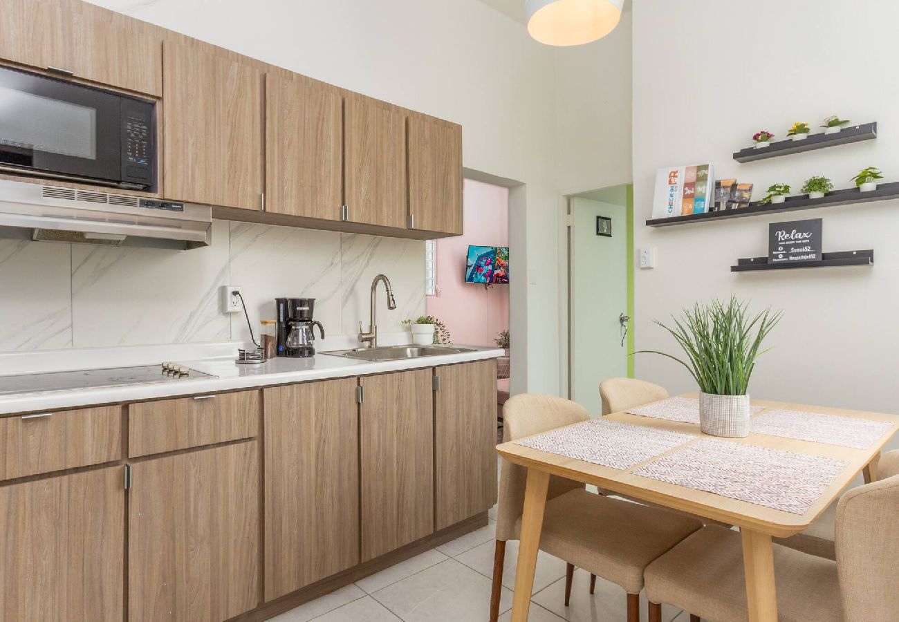 Apartamento en San Juan - Centric, Spacious, Stylish Miramar Unit, Sleeps 4 