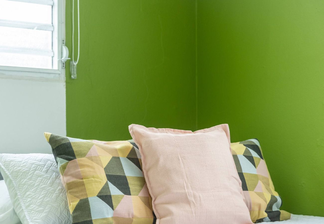 Apartamento en San Juan - Centric, Spacious, Stylish Miramar Unit, Sleeps 4 