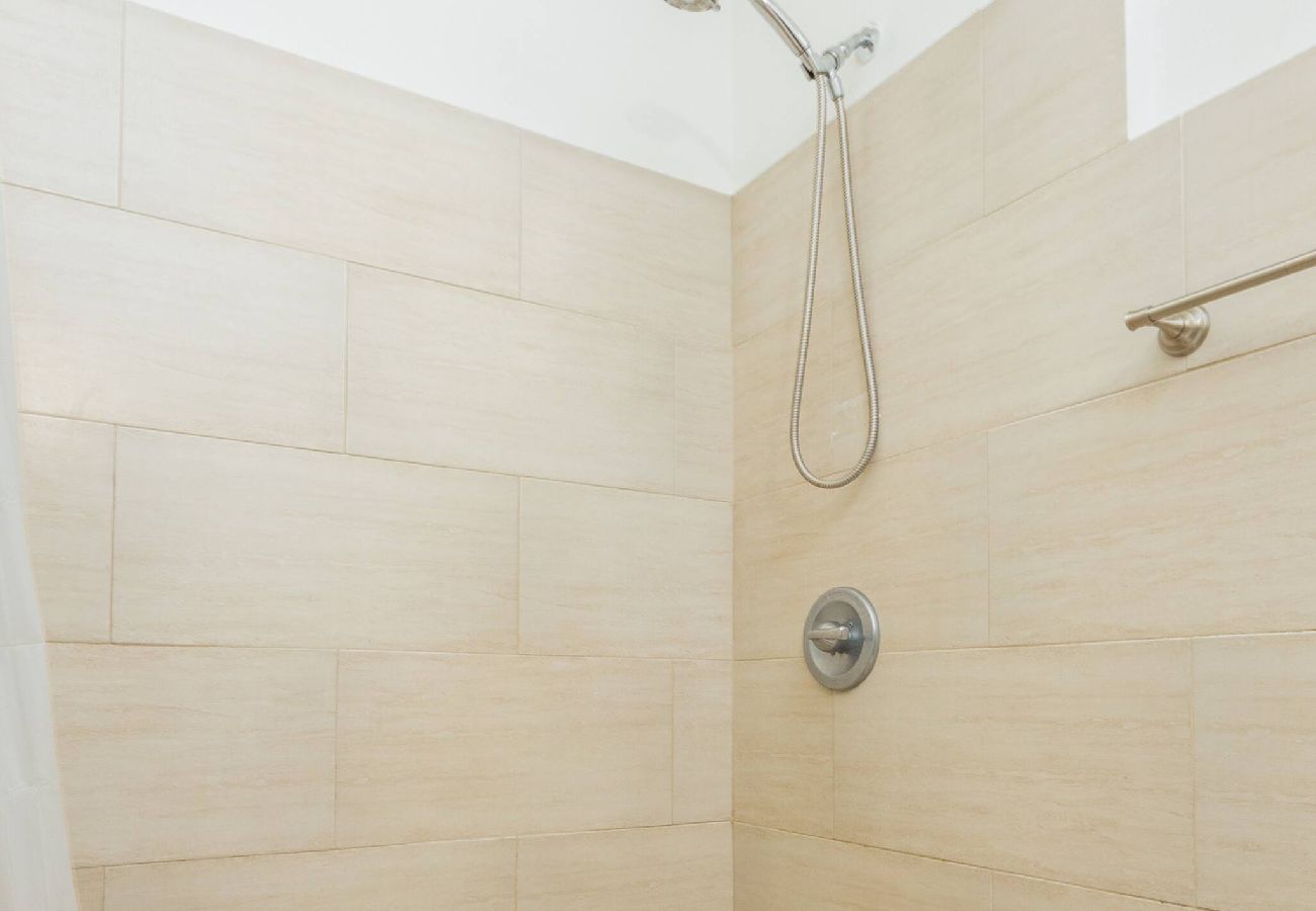 Apartamento en San Juan - Centric, Spacious, Stylish Miramar Unit, Sleeps 4 