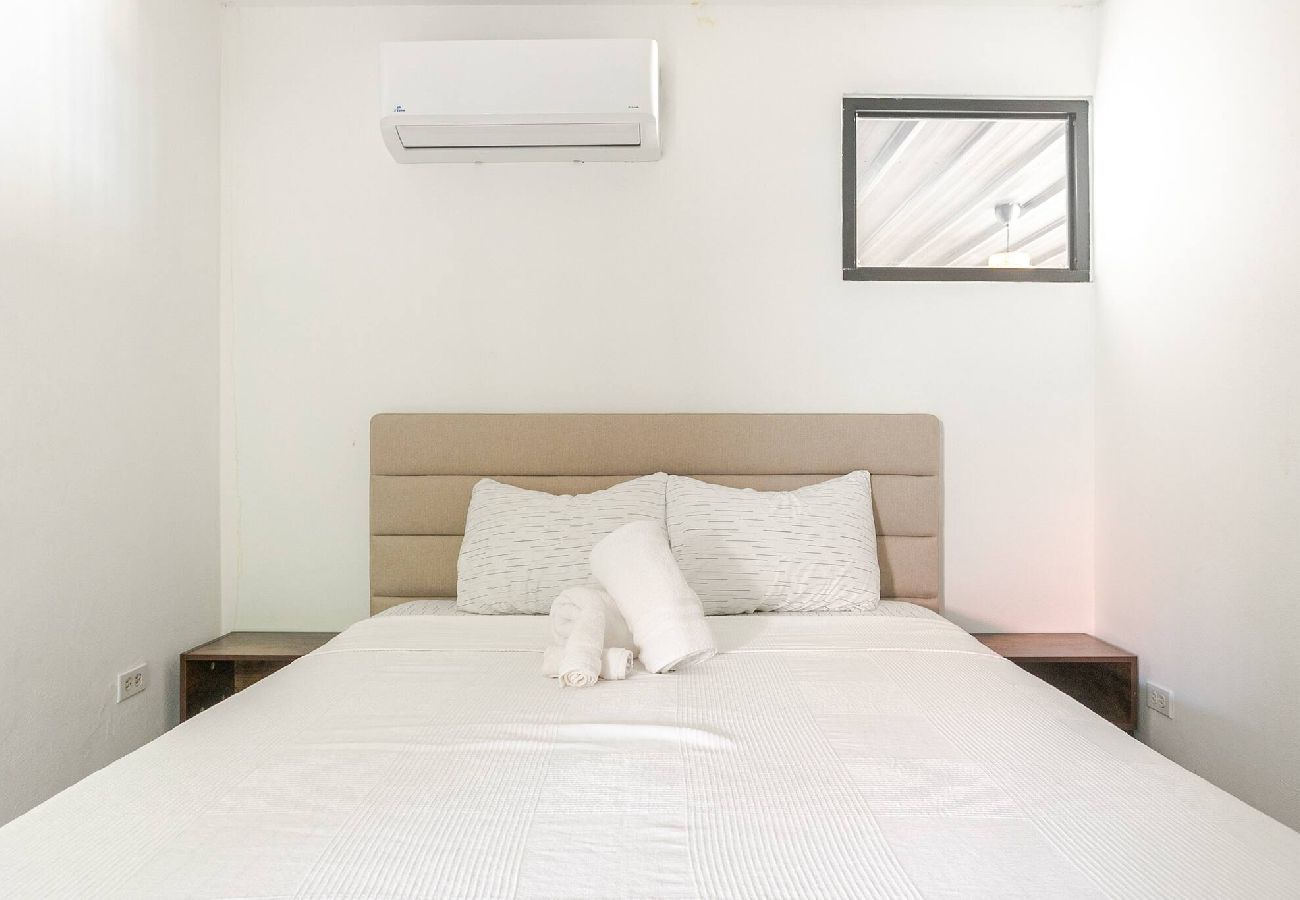 Casa en Carolina - Lux Gem~Mins to SJU~Pool~Tesla Solar~No Blackouts 